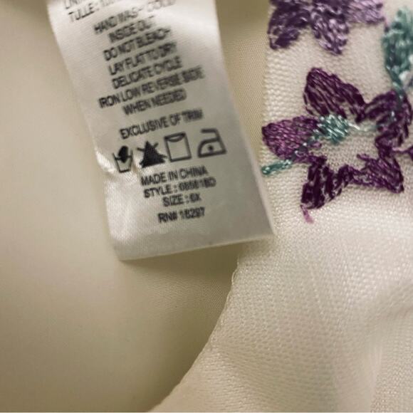 Girls Special Occasion Dress sz 6x White Dress with Purple Floral Details - Picture 7 of 9